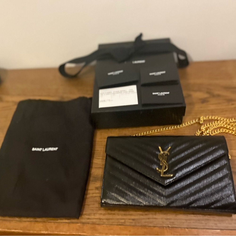 YSL CASSANDRE MATELASSÉ CHAIN WALLET GRAIN DE POUDRE EMBOSSED LEATHER-LIKE NEW